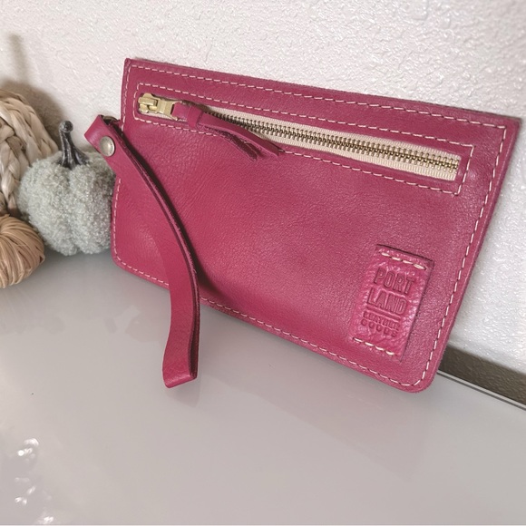 Portland Leather Handbags - NWT 🦄 Portland Leather Adriana Wristlet in Unicorn Hibiscus Color